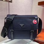 Nylon Messenger mit Patch Umhängetasche