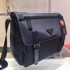 Nylon Messenger mit Patch Umhängetasche