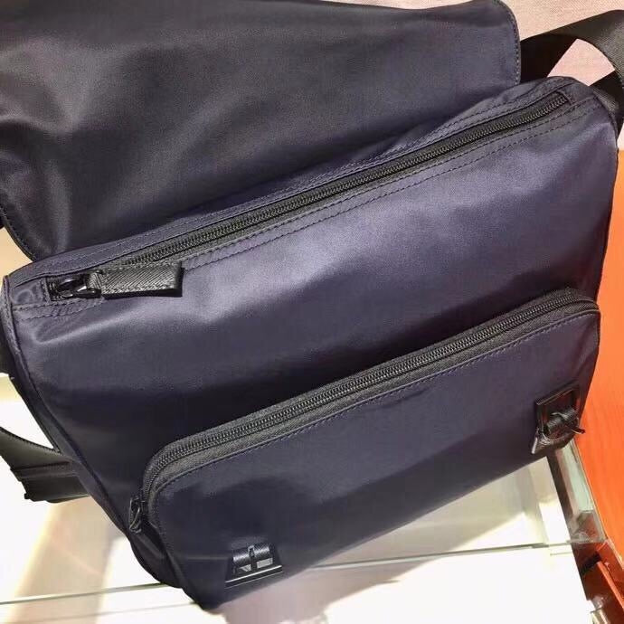 Nylon Messenger mit Patch Umhängetasche