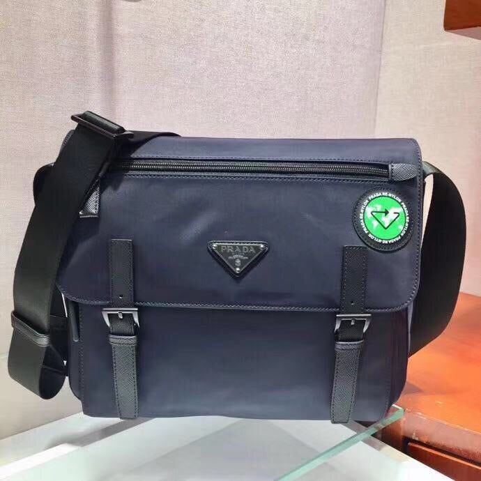 Nylon Messenger mit Patch Umhängetasche