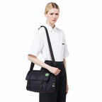 Nylon Messenger mit Patch Umhängetasche