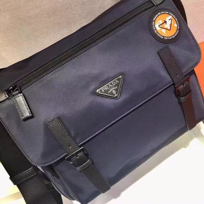 Nylon Messenger mit Patch Umhängetasche
