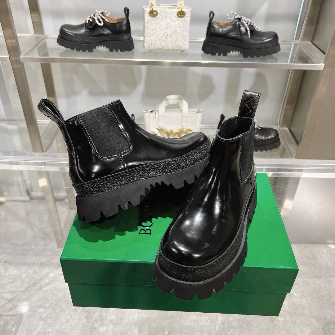 Black Boots