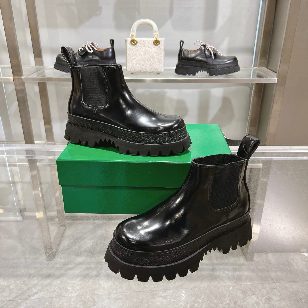 Black Boots