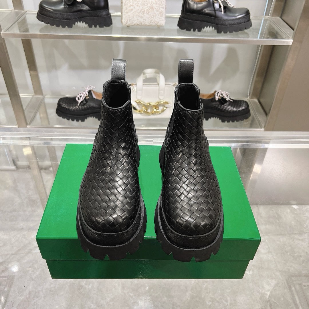 Black Boots