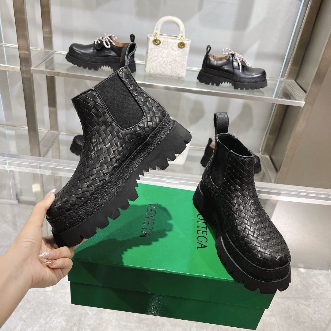 Black Boots