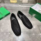 Schwarze Slipper