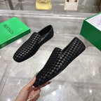 Schwarze Slipper