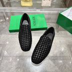 Schwarze Slipper