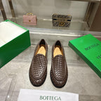 Schwarzer gewebter Intrecciato-Leder-Slipper – Herren
