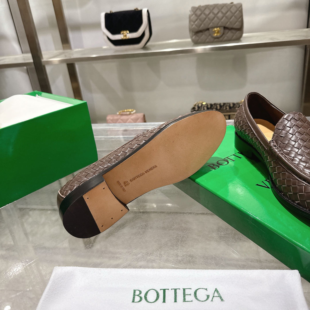 Schwarzer gewebter Intrecciato-Leder-Slipper – Herren