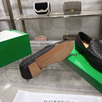 Schwarzer gewebter Intrecciato-Leder-Slipper – Herren