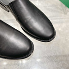 Schwarze Pantoletten