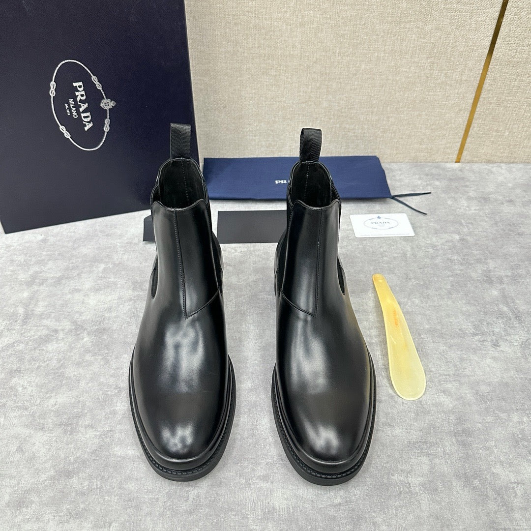 Black Leather Plain Chelsea Boot - Men's