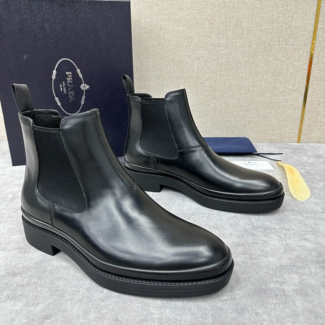 Black Leather Plain Chelsea Boot - Men's