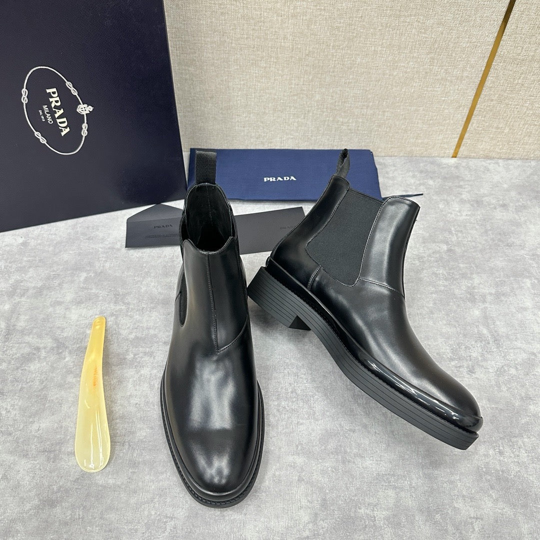 Black Leather Plain Chelsea Boot - Men's
