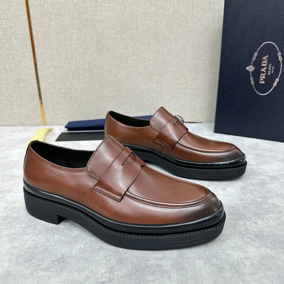 Braune klobige Penny Loafer aus Leder – Herren