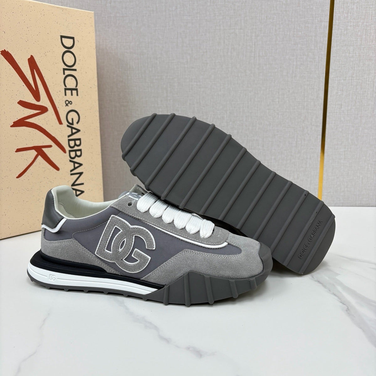 Black Mesh Panelled Runner - Men's