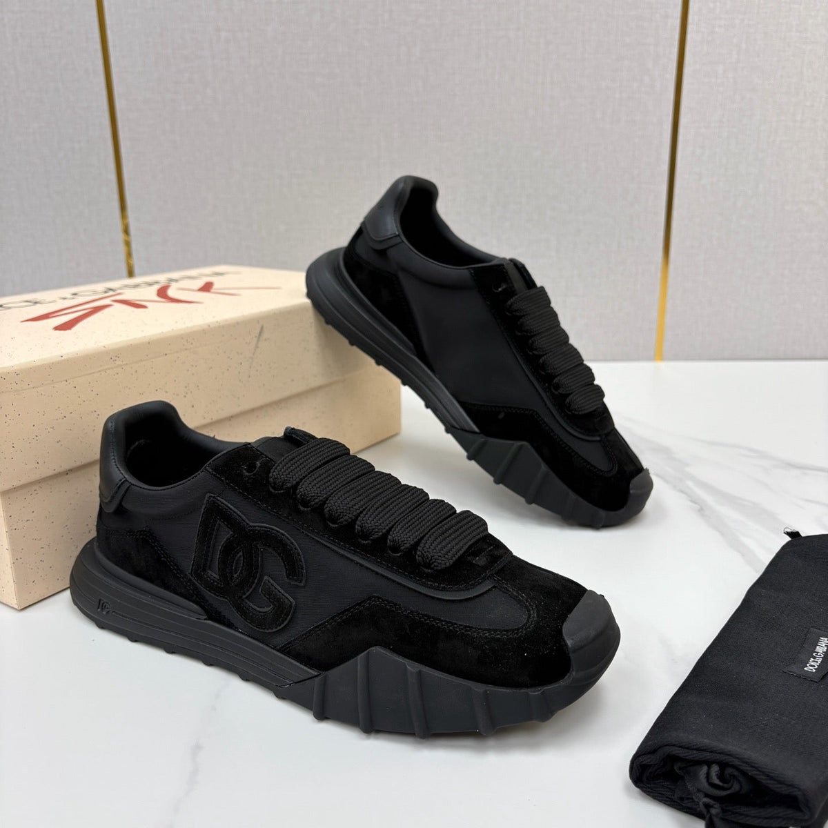 Black Mesh Panelled Runner - Men's