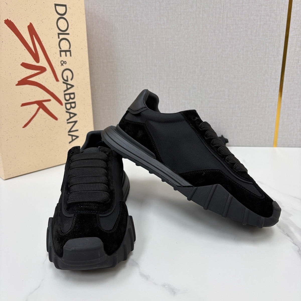 Black Mesh Panelled Runner - Men's