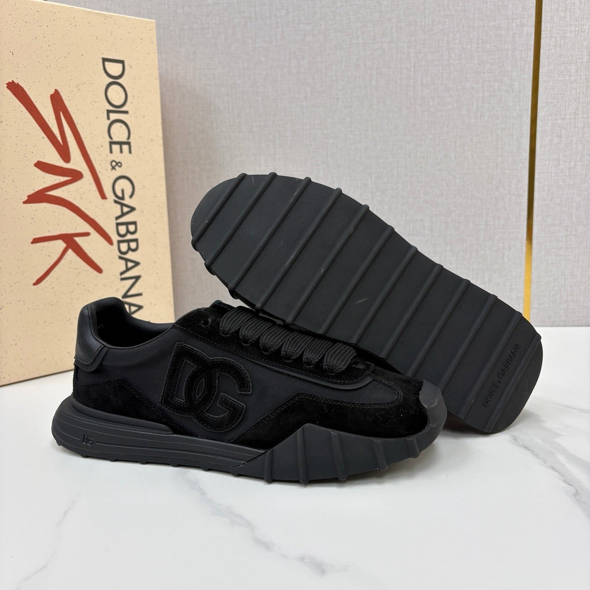 Black Mesh Panelled Runner - Men's
