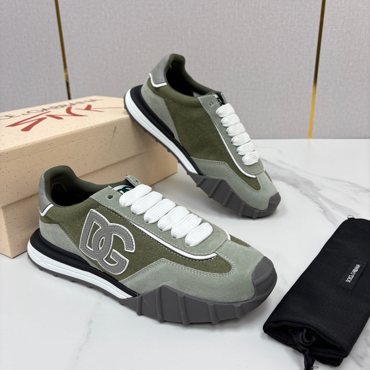 Black Mesh Tonal Runner - Men's