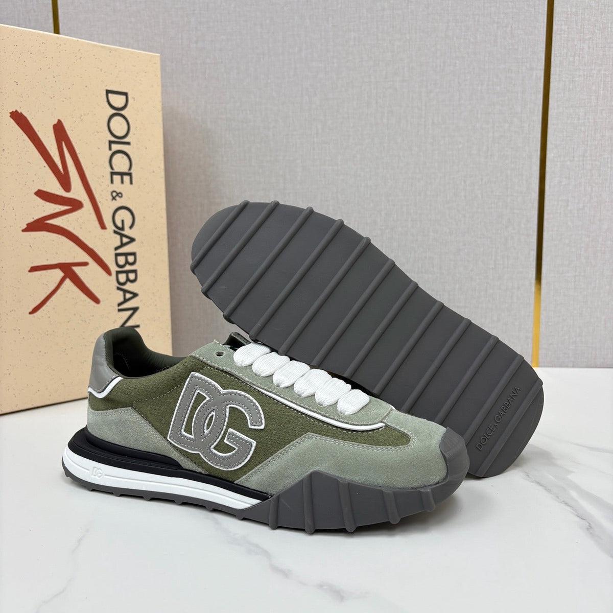 Black Mesh Tonal Runner - Men's