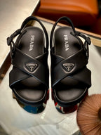 Schwarze Leder-Sandalen mit Profilsohle – Herren