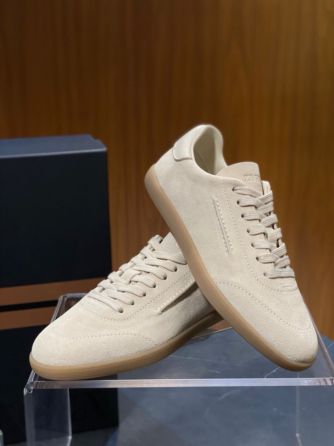 Wildleder-Sneaker mit Prägemuster – Herren