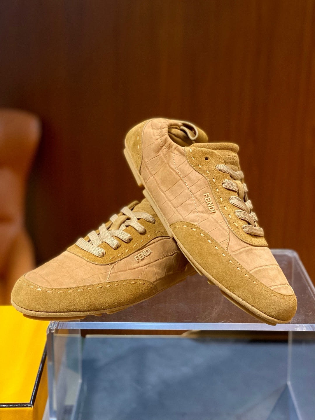 Wildleder-Sneaker mit Prägemuster – Herren