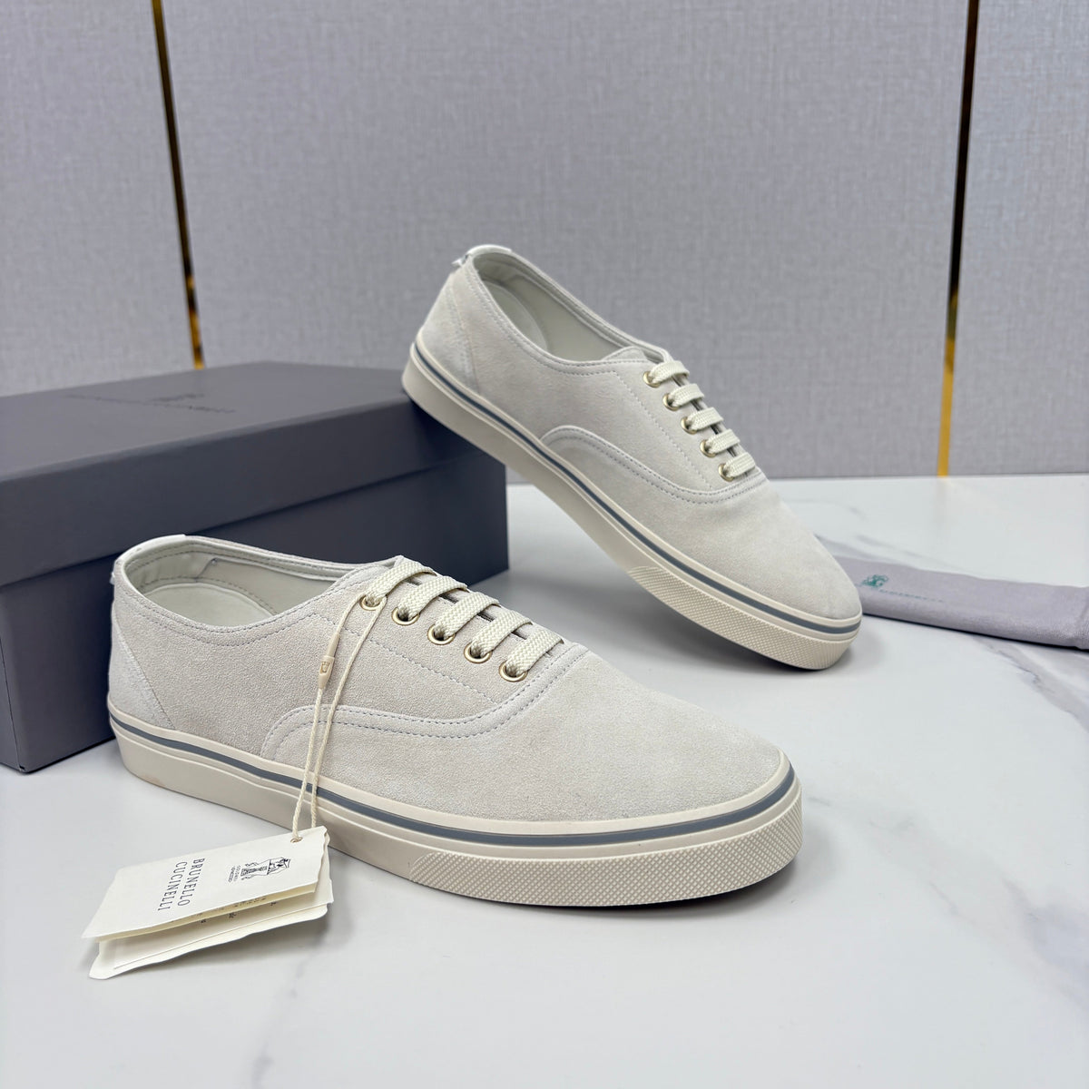 Cream Suede Plain Low-Top - Men's