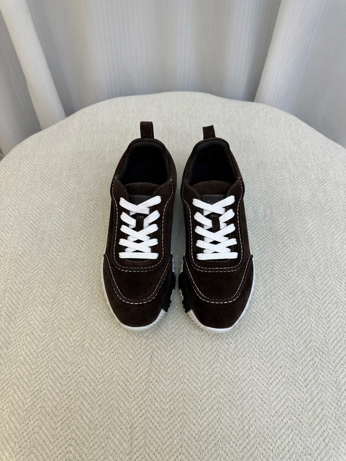 Olivfarbener Wildleder-Tonal-Sneaker – Herren