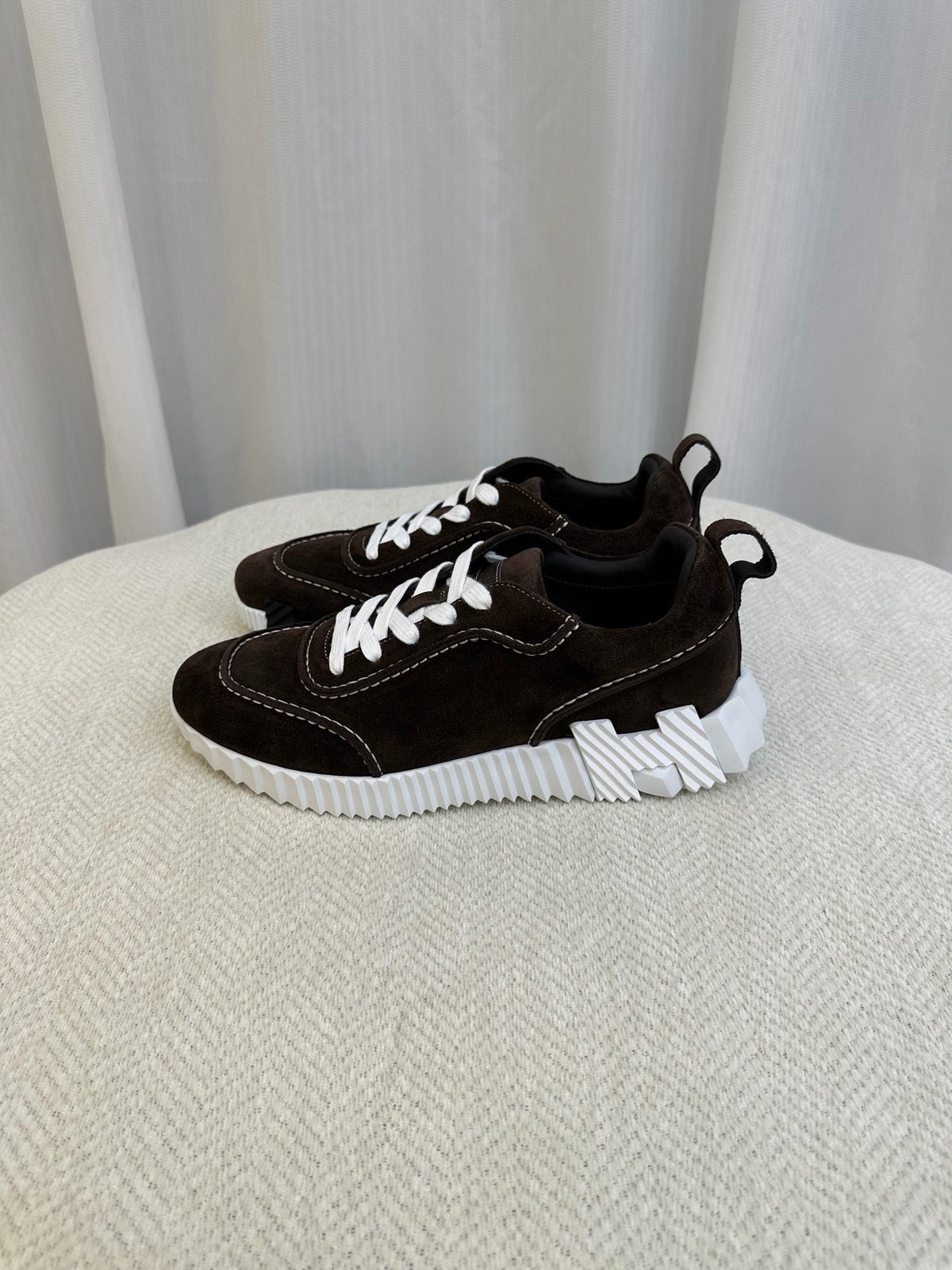 Olivfarbener Wildleder-Tonal-Sneaker – Herren