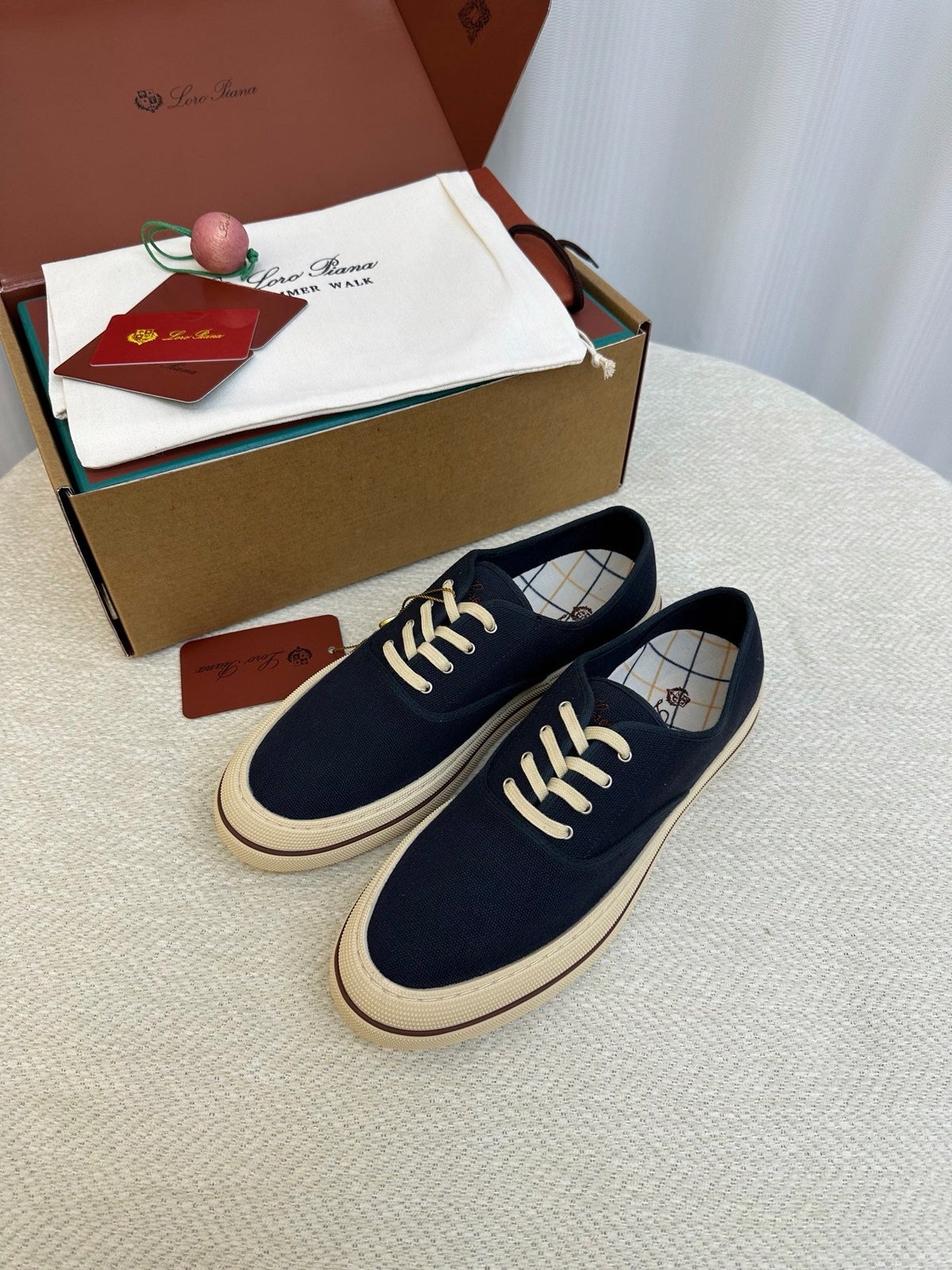 Schwarze Espadrilles