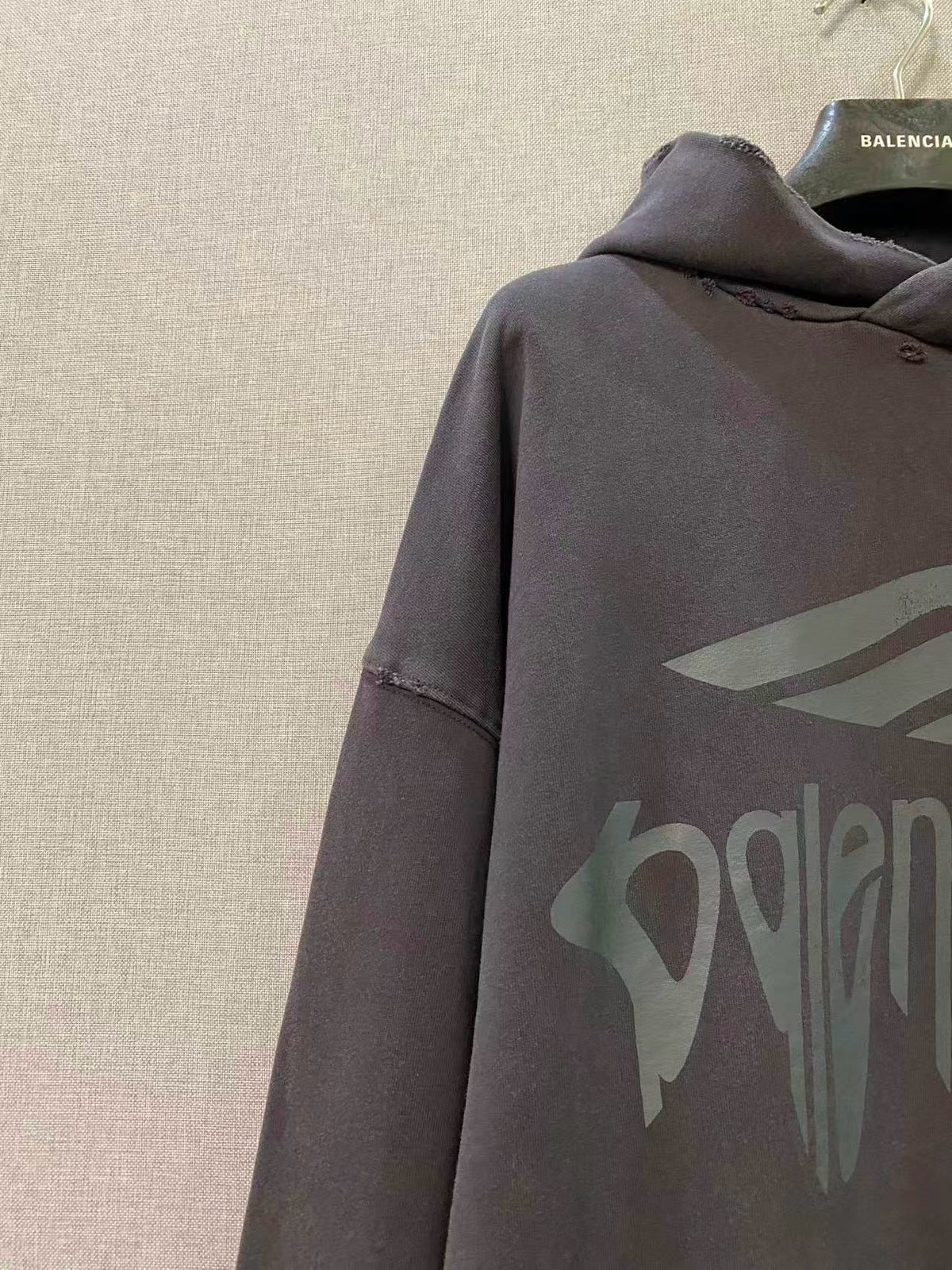 Grey Cotton Graphic Pullover - Men's