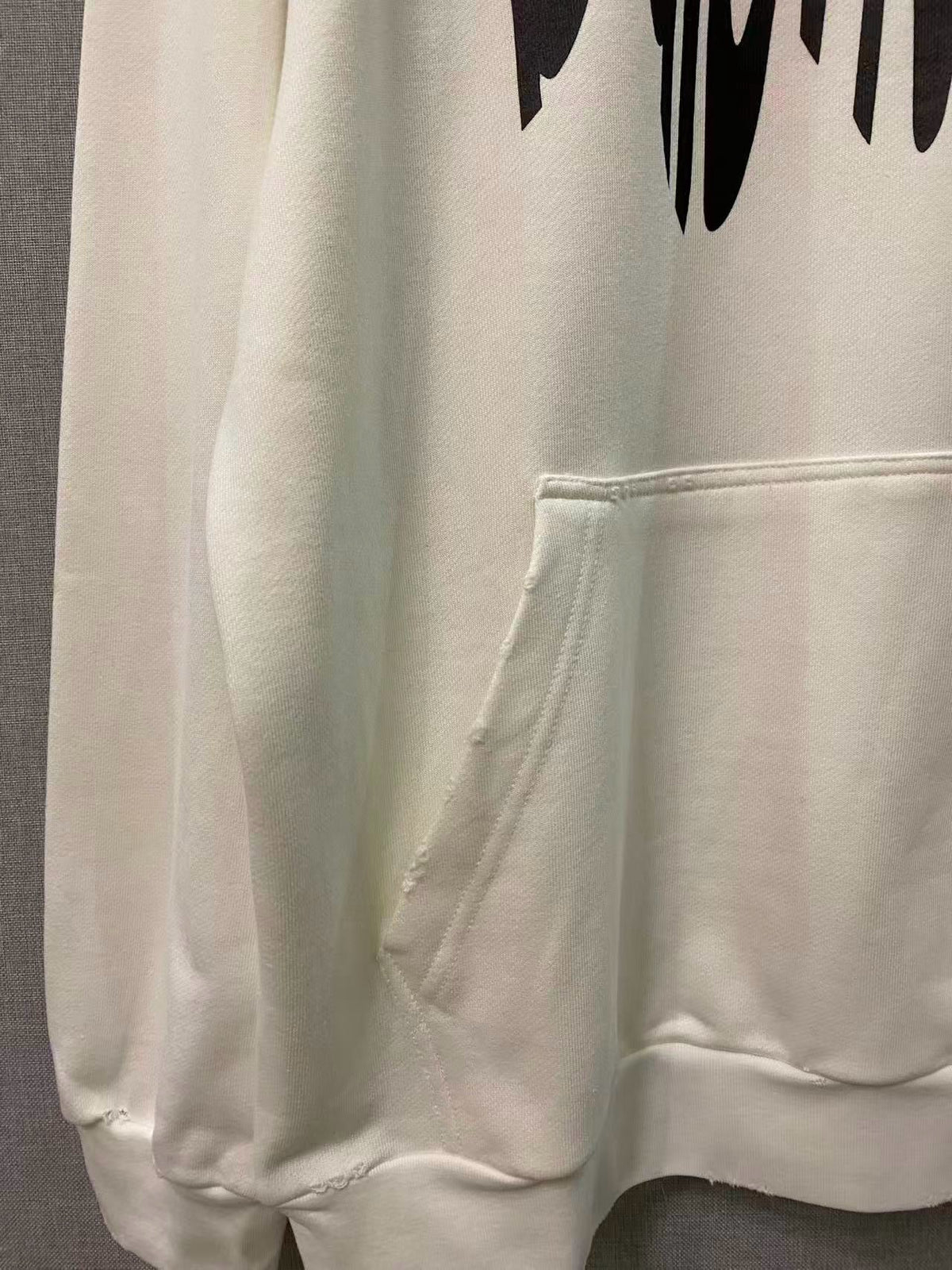 Grauer Baumwoll-Grafik-Pullover – Herren