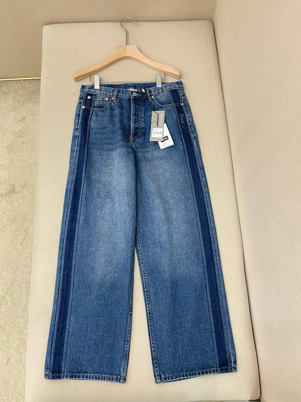 Blaue Jeans, gewaschen, weites Bein – Damen