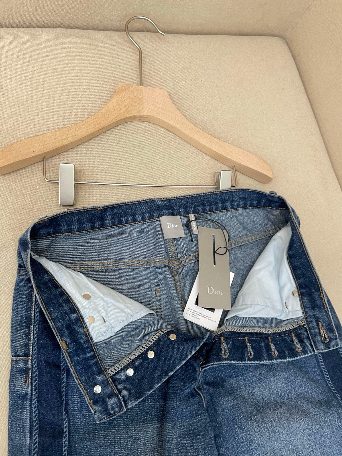 Blaue Jeans, gewaschen, weites Bein – Damen