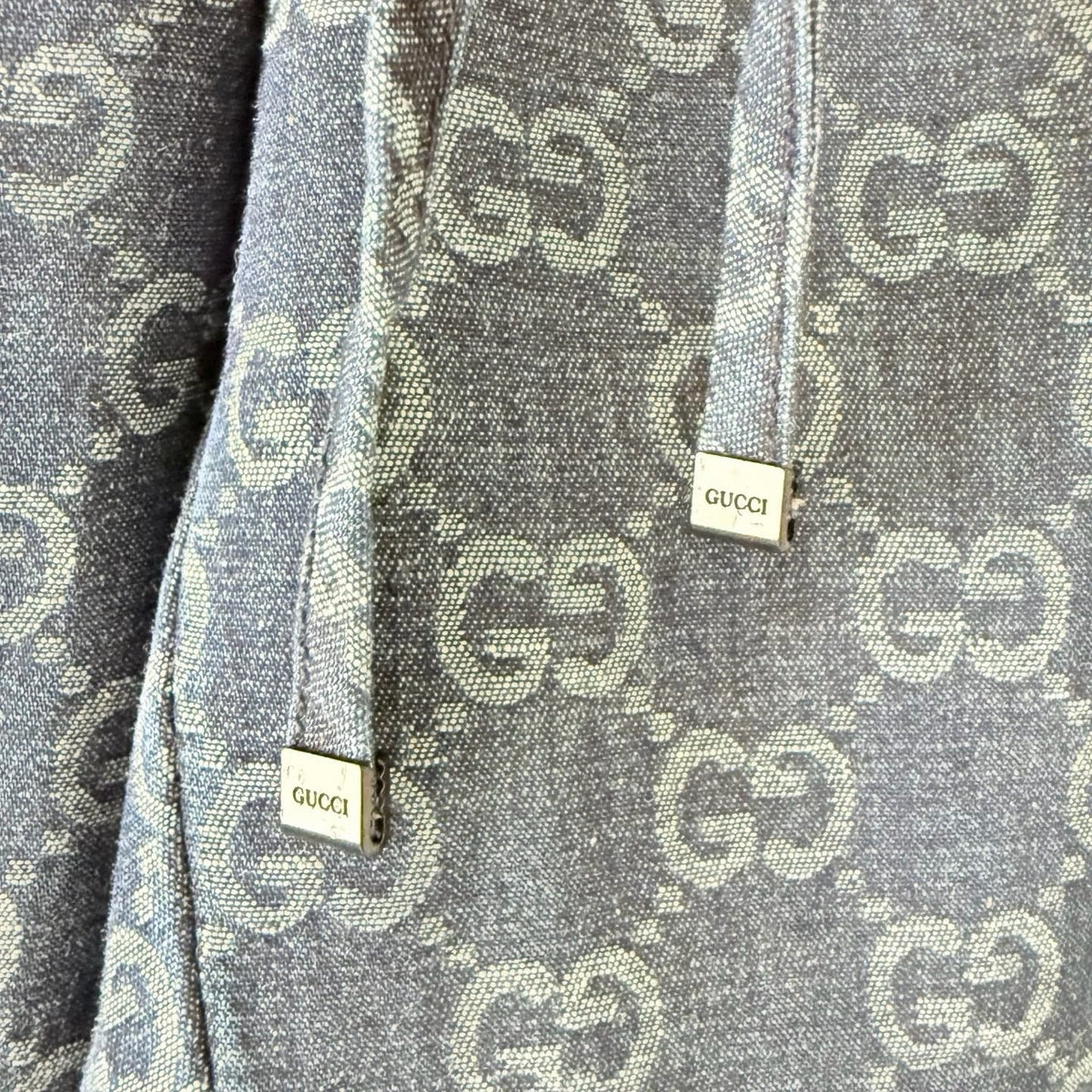 Gerade geschnittene Jeans mit blauem Denim-Monogrammdruck – Herren