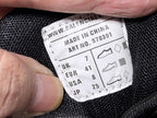 Track Cream und Schwarze Sneakers