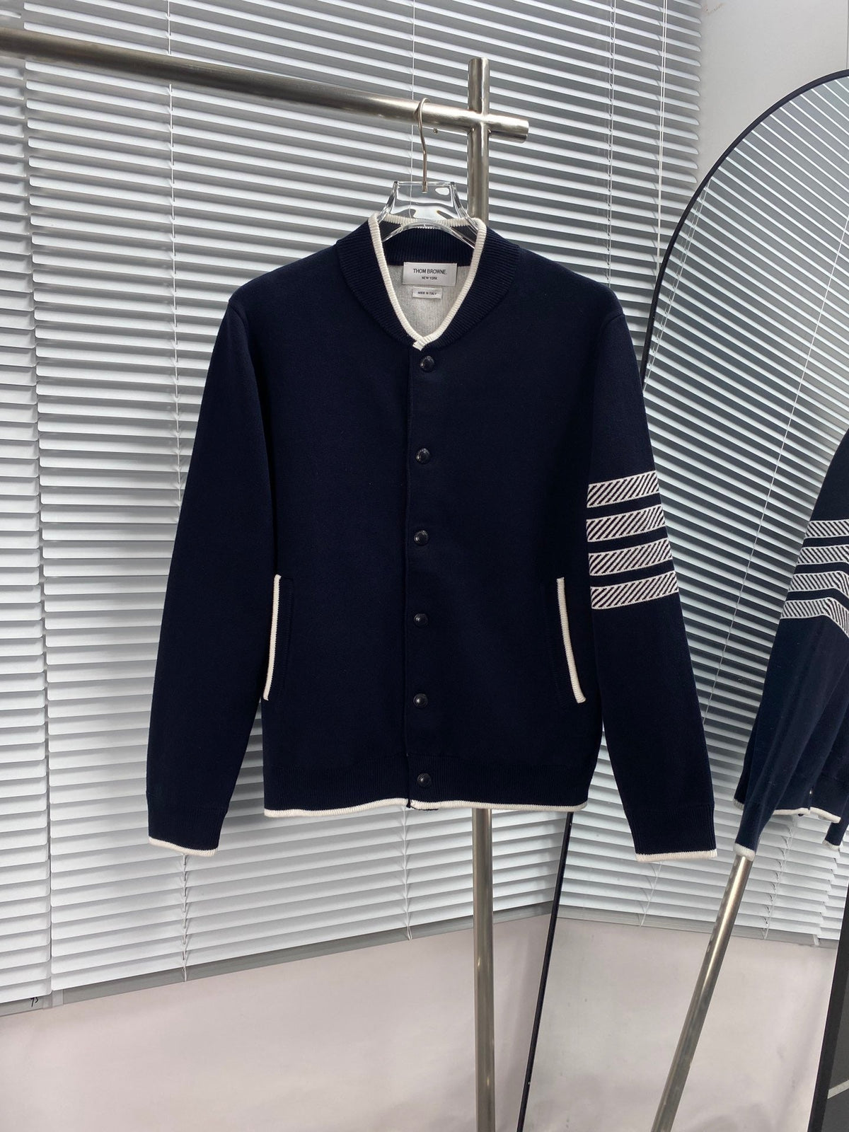 Marineblaue Strickjacke aus Wolle mit vier Streifen – Herren