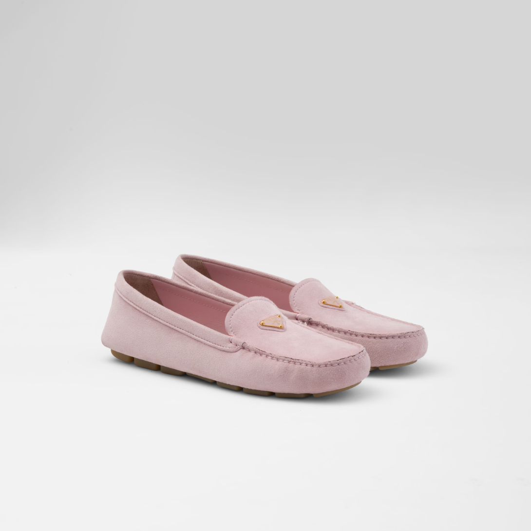 Suede driving loafers – these driving loafers with timeless charm have a sleek silhouette, an expression – LUX VERSE Luxury Designer Fashion Outlet