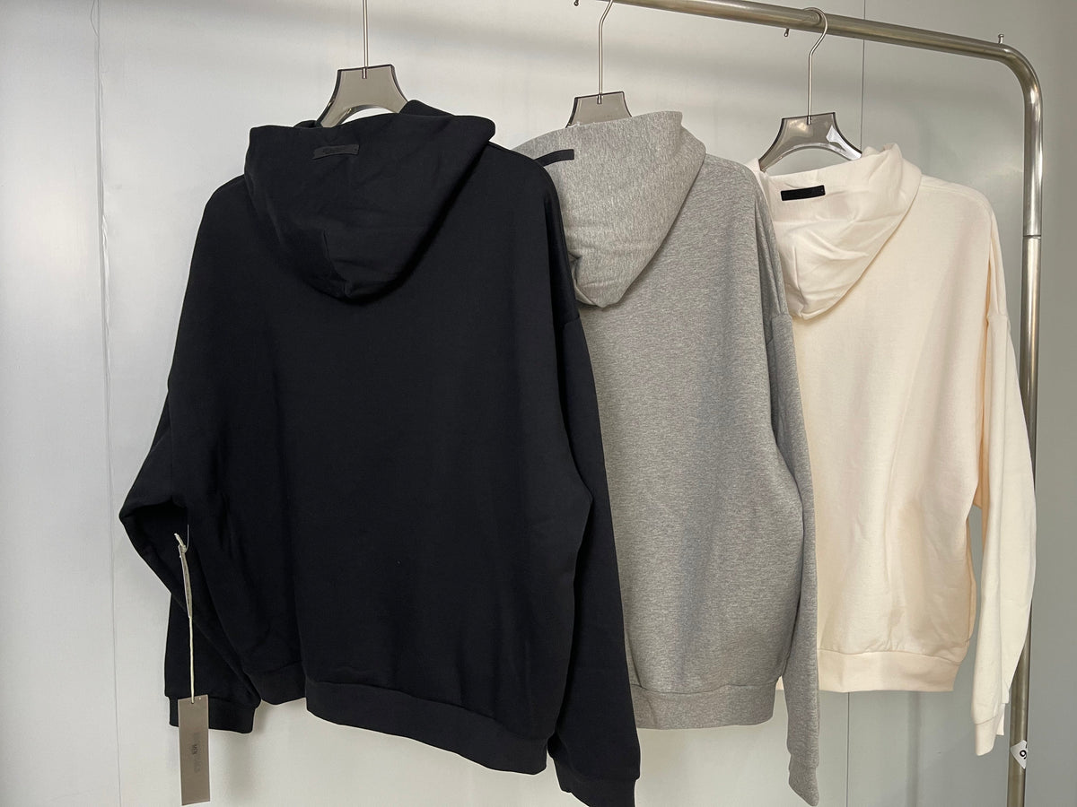 Schwarzer Pullover aus Baumwolle mit goldenem Text – Herren