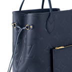 Neverfull MM Navy – this practical bag can easily fit a 13-inch laptop – LUX VERSE Luxury Designer Fashion Outlet