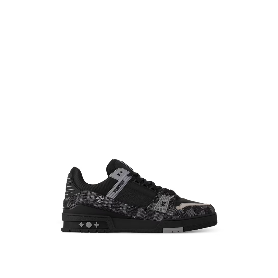 Trainer Smooth Sneaker – rubber signatures and a technical rubber outsole complete this cult design, which – LUX VERSE Luxury Designer Fashion Outlet