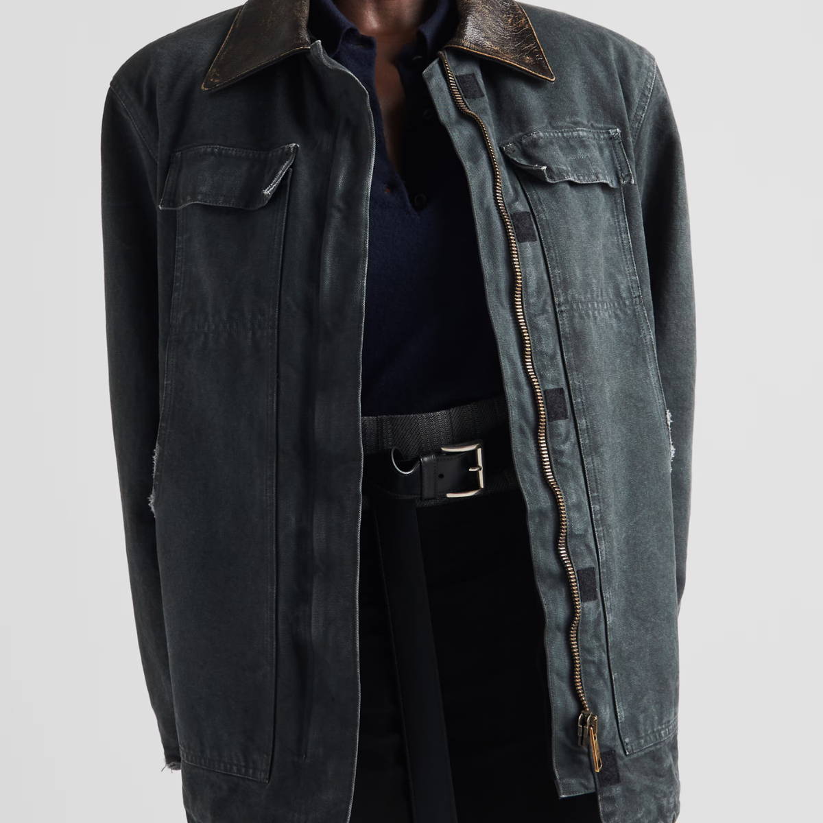 Canvas trucker jacket – the utility-inspired garment with leather collar is decorated with the triangle logo – LUX VERSE Luxury Designer Fashion Outlet