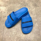 Blaue Poolrutschen