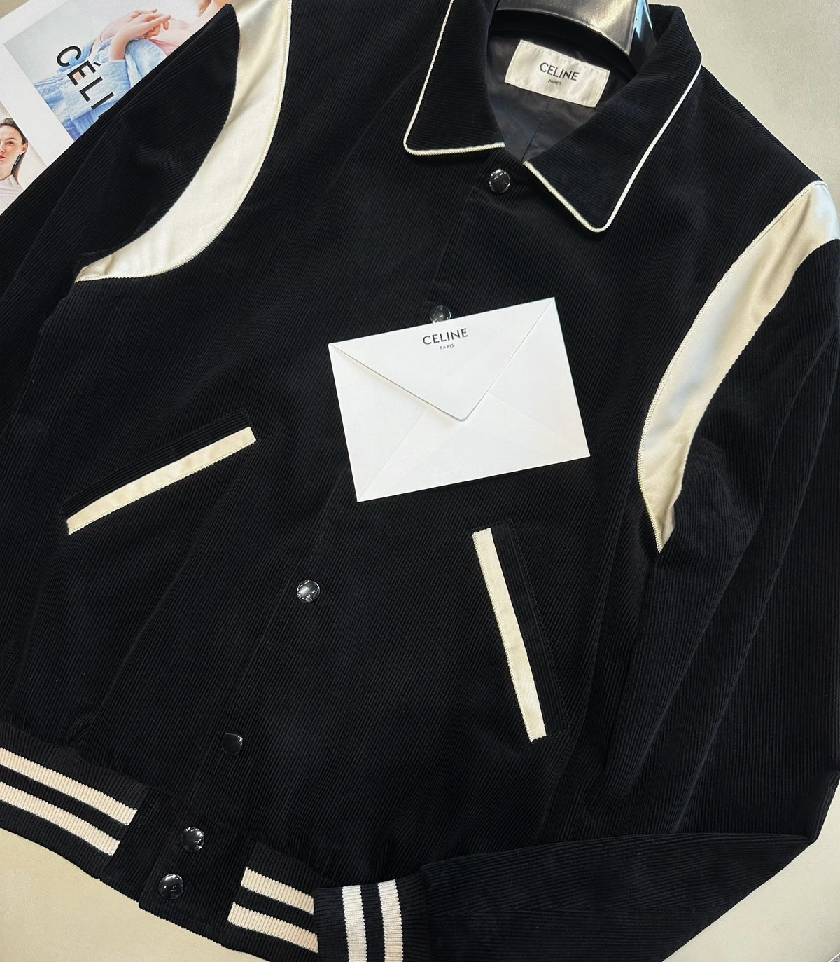 Schwarze Woll-Collegejacke mit Kontrastschultern – Herren