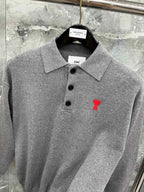 Cremefarbener Langarmstrickpullover mit Herz-Logo – Herren
