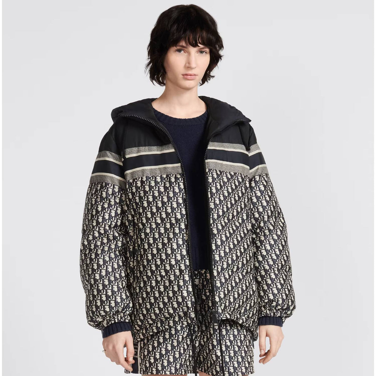 Reversible Long Puffer Jacket – the reversible long puffer jacket combines performance and elegance – LUX VERSE Luxury Designer Fashion Outlet